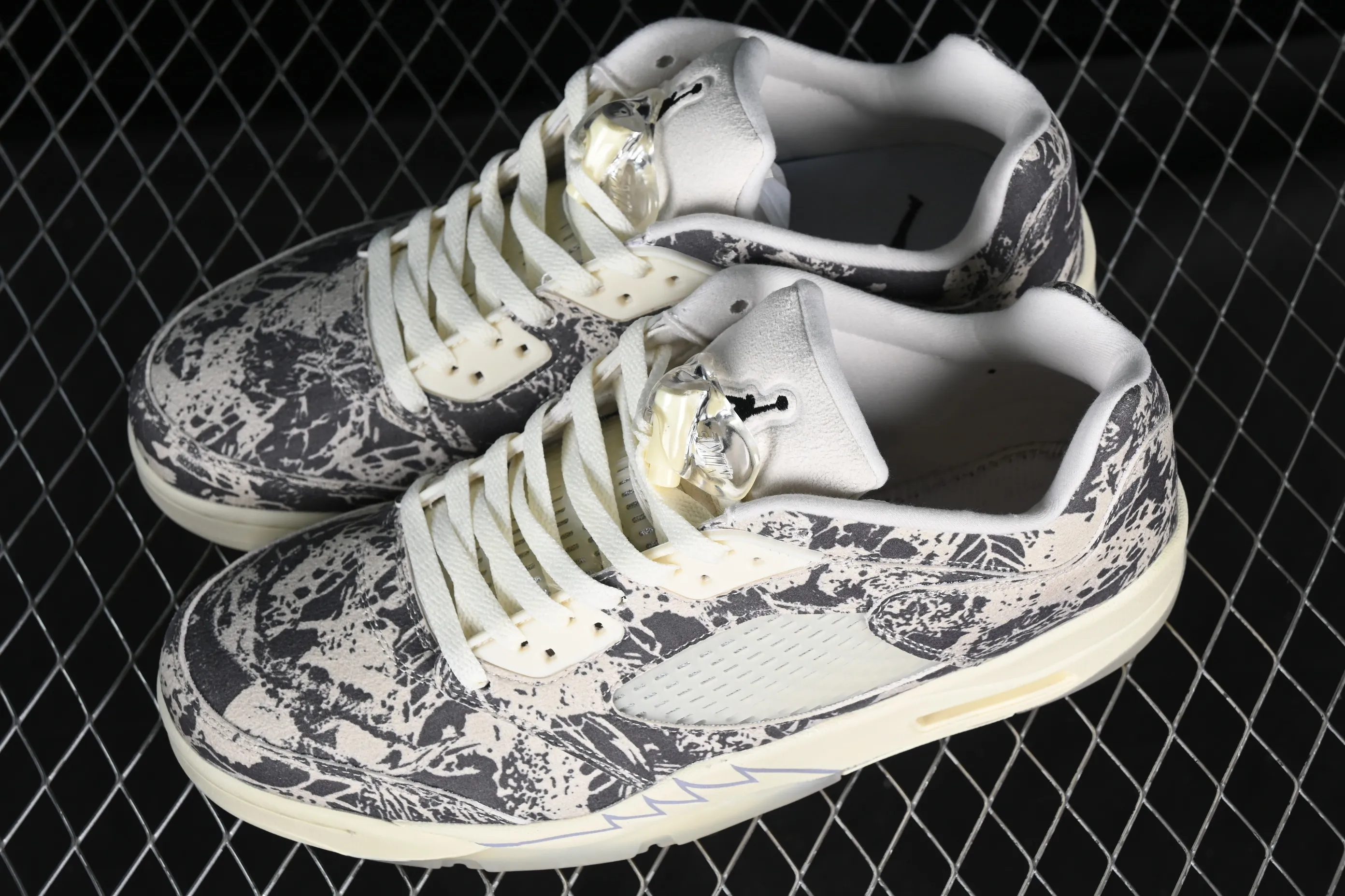 All categories Air Jordan Jordan series basketball shoes Air Jordan 5 Air Jordan 5 Low "Expression" AJ5 Joe 5 suede white low-top basketball shoes DA8016-100